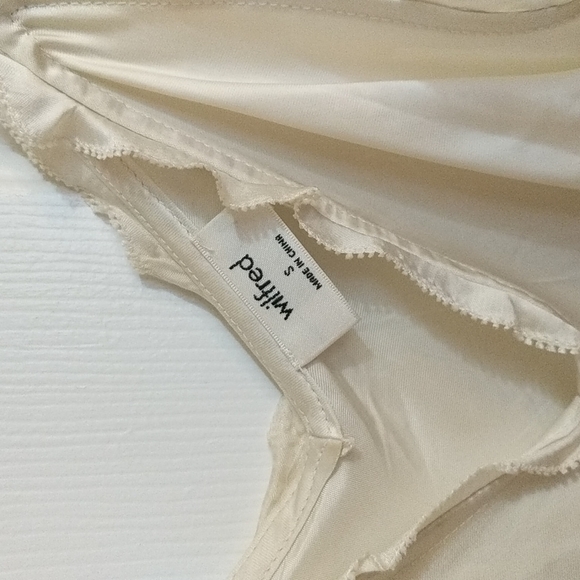 Aritzia Wilfred Spaghetti strap cami tank top - Picture 6 of 8